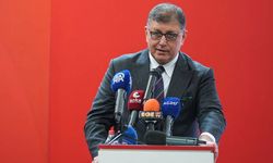 Cemil Tugay CHP’den istifa etti: İzmir’i bağımsız sürdüreceğini söyledi