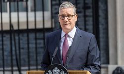 Keir Starmer İstifa Etti: Parlamento Yeniden Toplanana Kadar Başbakanlıkta Kalacak