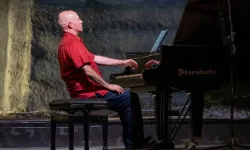 Gümüşlük’te Charles Owen rüzgârı: Chopin ve Schumann’la başladı, bisle taçlandı