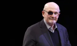 Salman Rüşdi’ye Yaşam Boyu Ödül: Ulusal Kitap Ödülü Madalyası