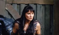 Zeyna’nın Savaşçı Güzeli Lucy Lawless 58 Yaşında Dikkat Çekti