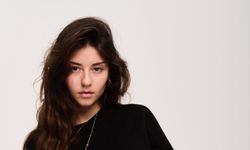 Dora Dalgıç, Adana Ayazı kadrosunda: Akasya rolü