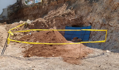 Hatay'da belediye kazısında Roma dönemine ait kaya mezarı bulundu