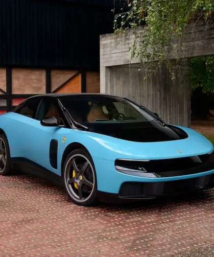 Ferrari’nin elektrikli modeli İtalya’yı karıştırdı! “Bu mu yeni Ferrari?” tepkisi yağdı