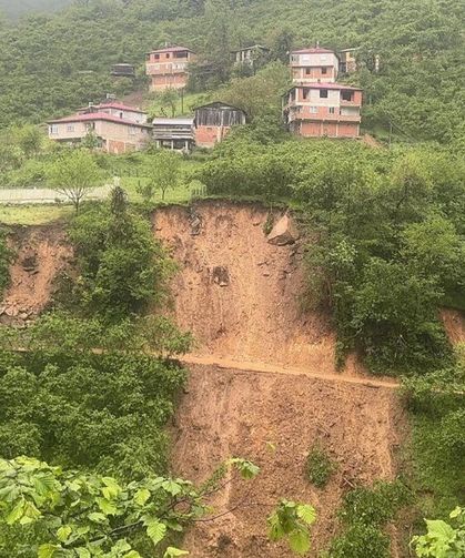 Giresun’da heyelan alarmı: Şiddetli yağış sonrası 11 ev tahliye edildi