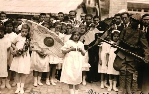 106 yıl önce başlayan hikâye! Atatürk'ün çocuklara armağan ettiği bayramın bilinmeyen fotoğrafları