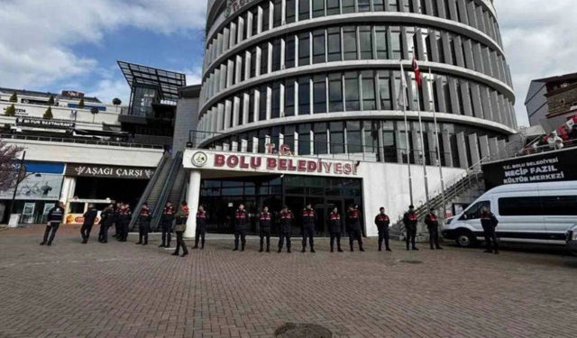 Bolu Belediyesi’ne operasyon: Başkan yardımcısı Leyla Beykoz ve meclis üyesi Aydan Özdemir tutuklandı