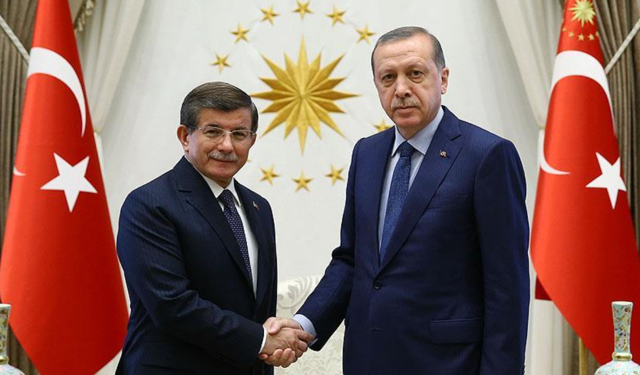 Davutoğlu’ndan Erdoğan’a dikkat çeken KHK çıkışı: Toplumsal barış için adım atın