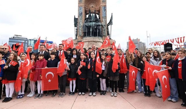 İmamoğlu’suz 23 Nisan: Koltuk minik başkana emanet edildi
