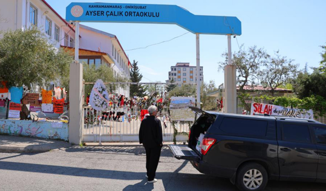 Kahramanmaraş’taki saldırının ardından öğrenciler eşyalarını almaya geldi