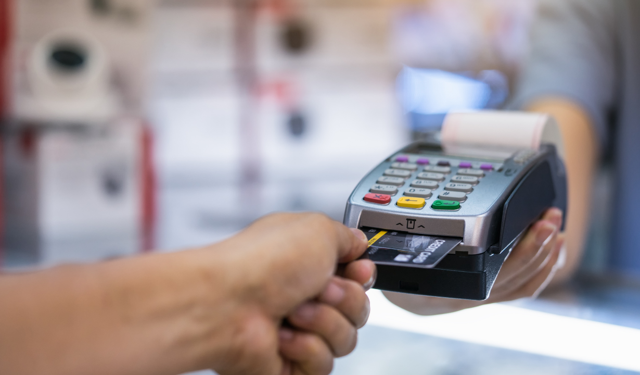 Kredi kartı limit düşürme kararı askıya alındı