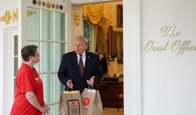 Trump Oval Ofis’e McDonald's söyledi