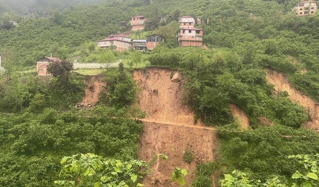 Giresun’da heyelan alarmı: Şiddetli yağış sonrası 11 ev tahliye edildi