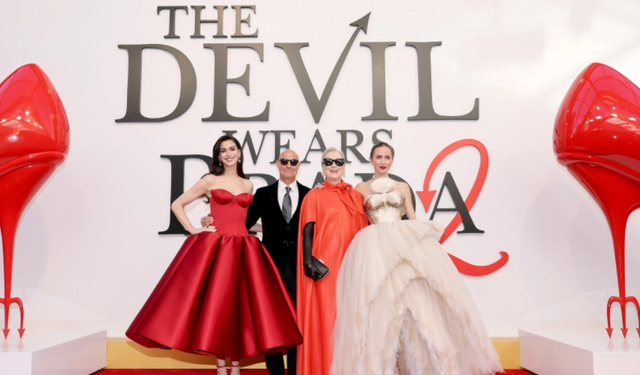 The Devil Wears Prada 2 gişeyi salladı: Oyuncular köşeyi döndü
