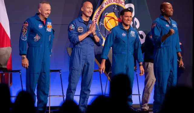 Artemis III astronotları açıklandı: 4 isim Ay’a gidiyor
