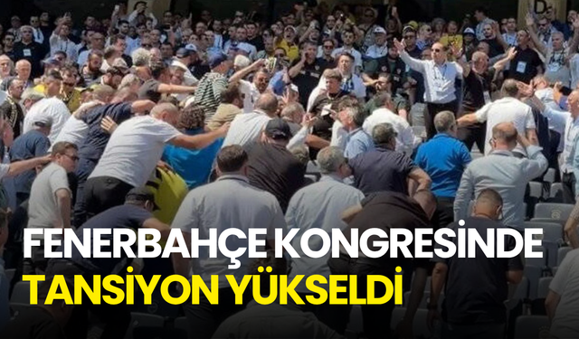 Fenerbahçe kongresinde tansiyon yükseldi! Aziz Yıldırım ve Hakan Safi taraftarları karşı karşıya geldi
