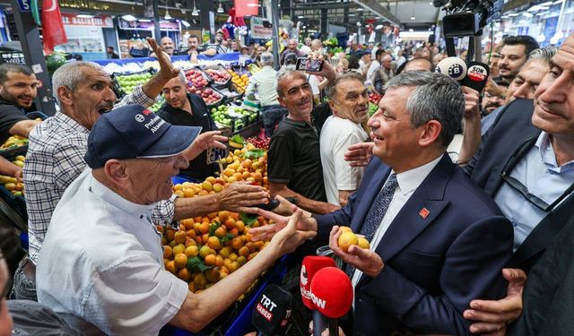 Özgür Özel Ulus’ta esnafla buluştu, Kılıçdaroğlu’na kurultay çağrısı yaptı