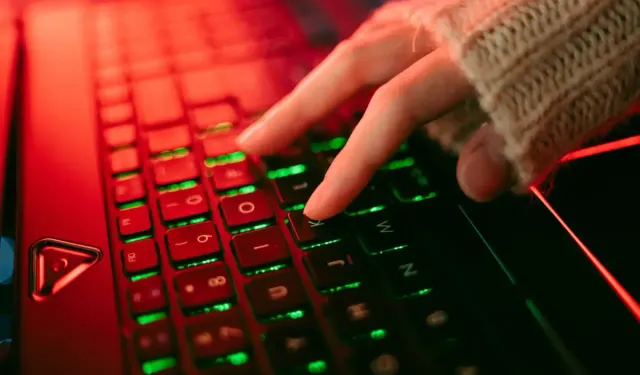 QWERTY’nin Alfabetik Olmama Sebebi: Daktilo Sıkışması