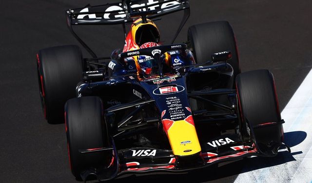 Verstappen: Hamilton’ı Önlemeyip Pistte Kalsaydım Yarış Çoktan Bitebilirdi