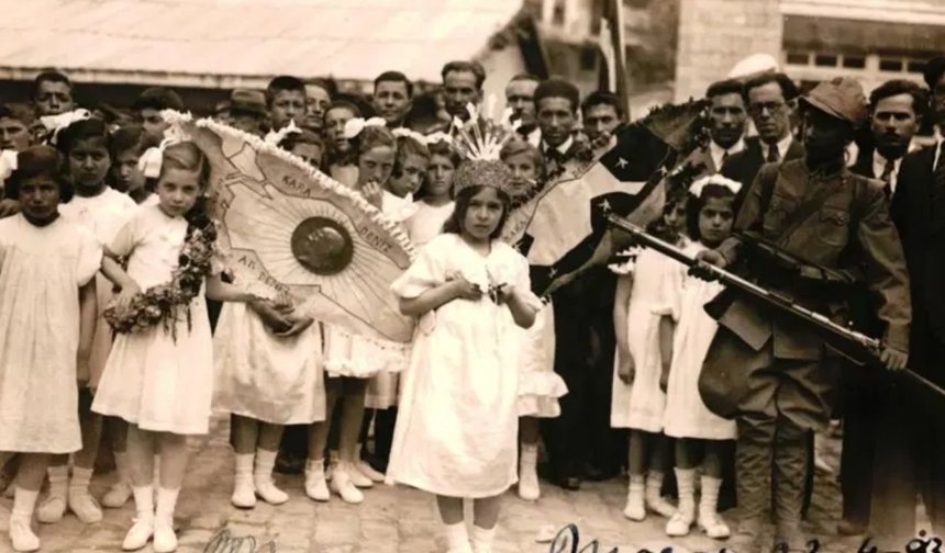 106 yıl önce başlayan hikâye! Atatürk'ün çocuklara armağan ettiği bayramın bilinmeyen fotoğrafları
