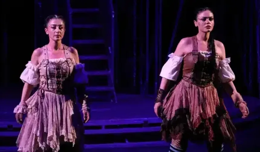 İstanbul Devlet Tiyatrosu, Lysistrata ile Kırcaali’de sahne aldı
