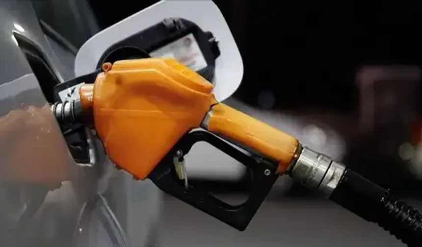 Akaryakıta Çifte Zam Beklentisi: Benzinde 1,10 TL, Motorinde 3,10 TL