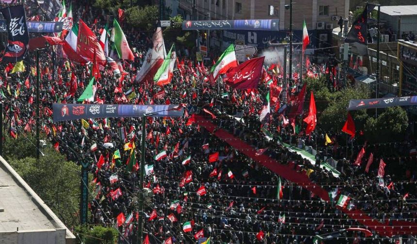 Hamaney Meşhed’de son kez uğurlandı