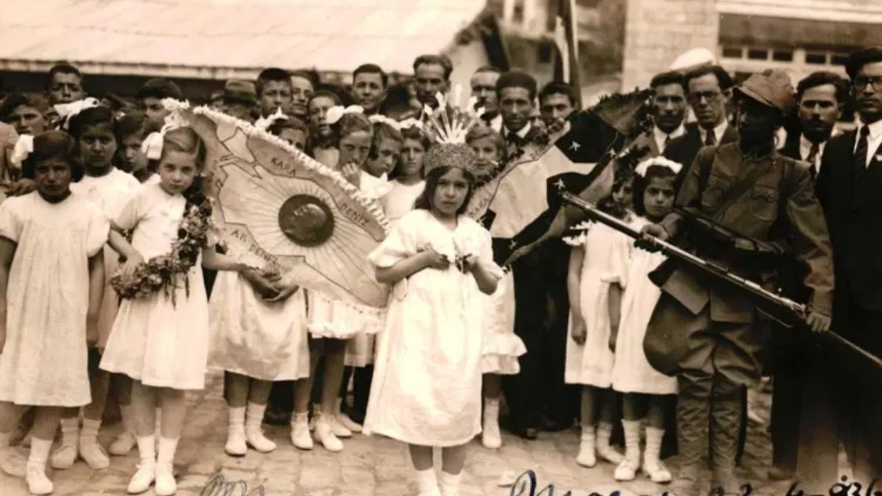 106 yıl önce başlayan hikâye! Atatürk'ün çocuklara armağan ettiği bayramın bilinmeyen fotoğrafları