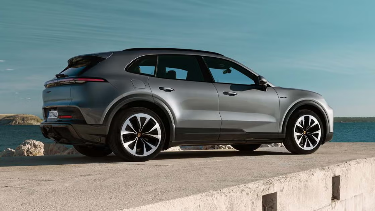 Porsche'nin Canavarı Geldi 1.156 Beygirlik Elektrikli Cayenne (1)