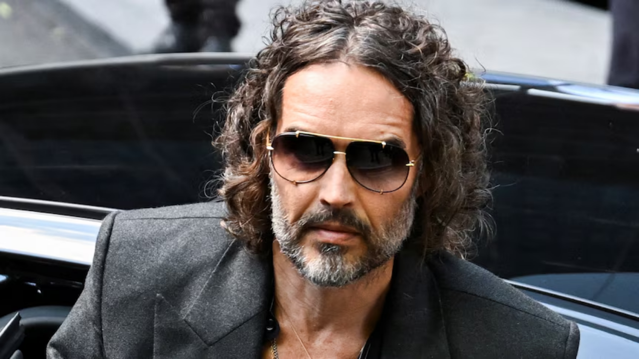 Russell Brand 30 Yaşımdayken 16 Yaşındaki Biriyle Birlikte Oldum (1)