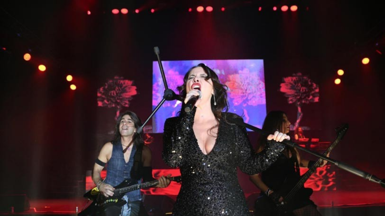 Şebnem Ferah Sahnelere Dönüyor Hadi Gelin Eski Konserlere Göz Atalım! (1)
