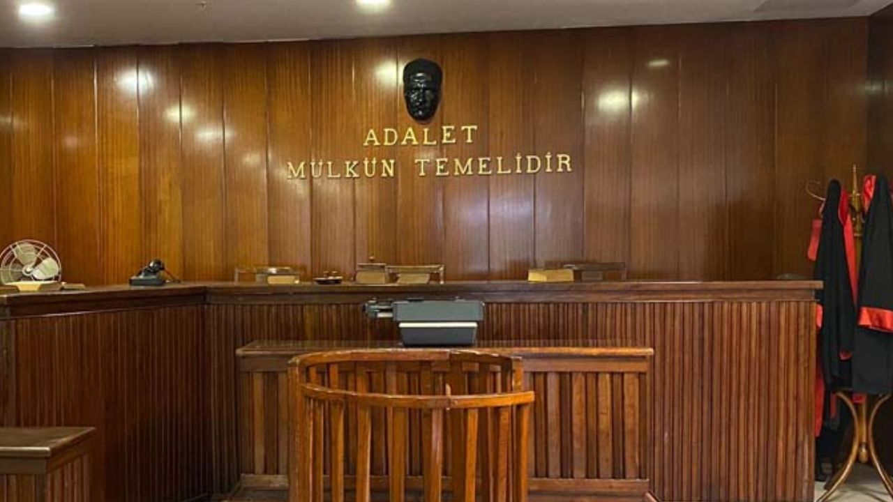 Adalet Bi̇rgün Herkese Lazim4