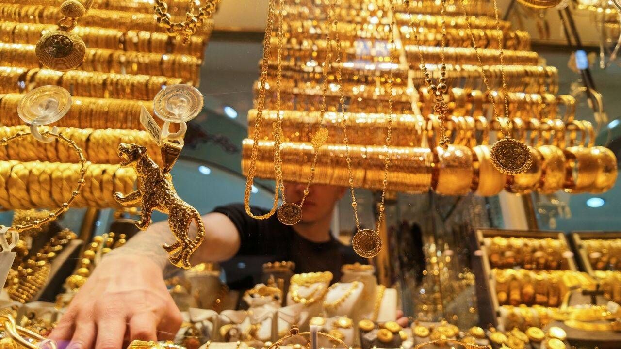 Ons Altın Sert Düşüşün Ardından 4.316 Doları Gördü