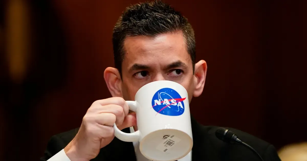 Trump, UFO gündemi arasında NASA Direktörü’nün “kepçe kulakları”na takıldı