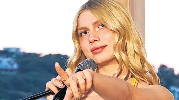 Aleyna Tilki’den Genç Müzisyenlere: “Yeteneğine güvenen gelsin”