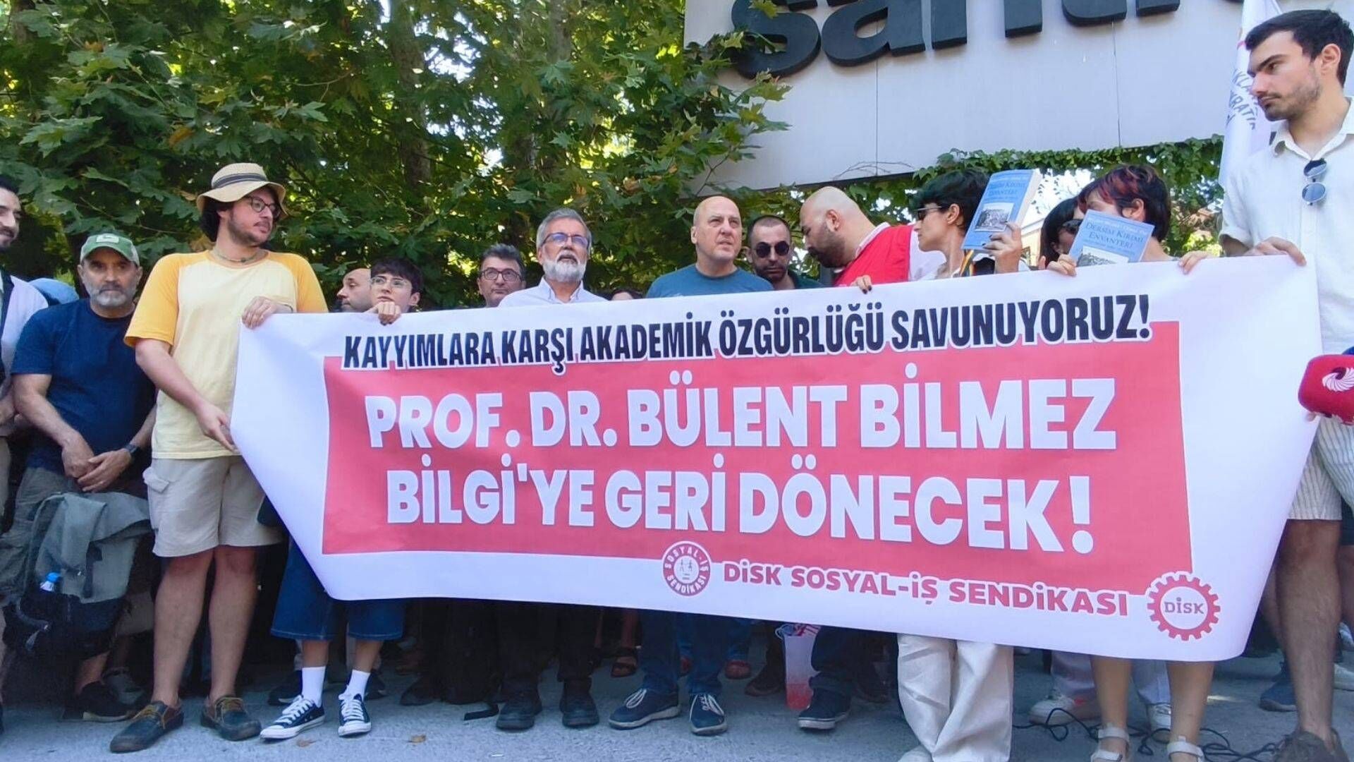 Bilgi Üniversitesi’nde Bülent Bilmez için “siyasi tasfiye” eylemi
