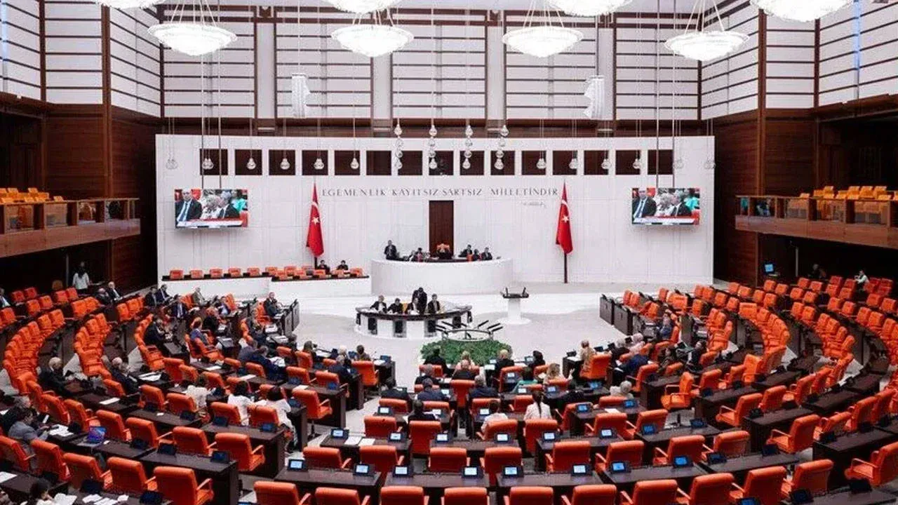 Öğrenci affı ve yükseköğretimde yeni düzenleme: Teklifin ilk 13 maddesi kabul edildi