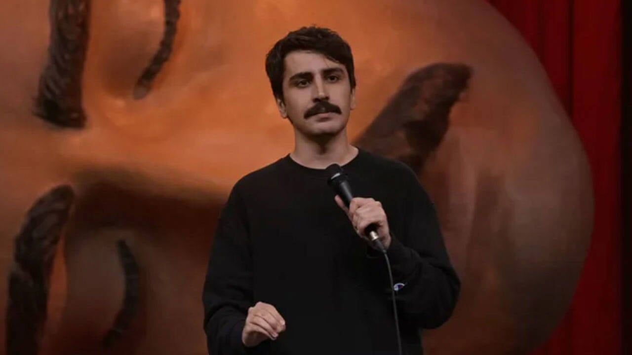 Tutuklu komedyen Deniz Göktaş’ın “Ölü Deniz”i Edinburgh’da sahne alacak