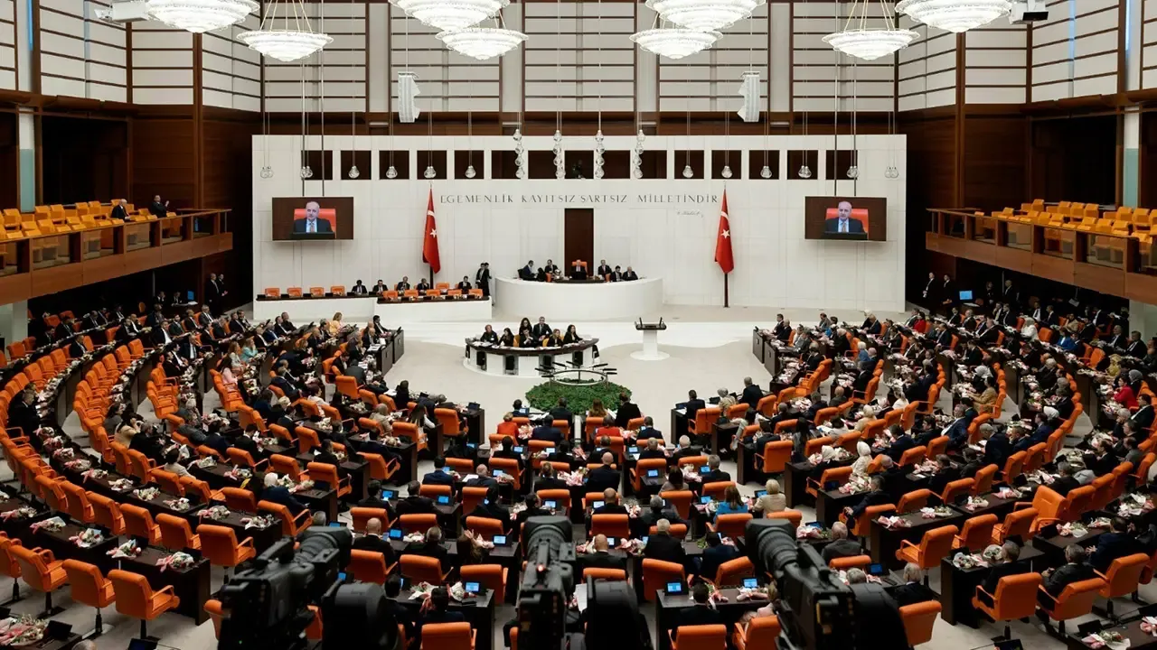 AKP’den Muhalefete Çerçeve Yasa Ön Bilgilendirmesi