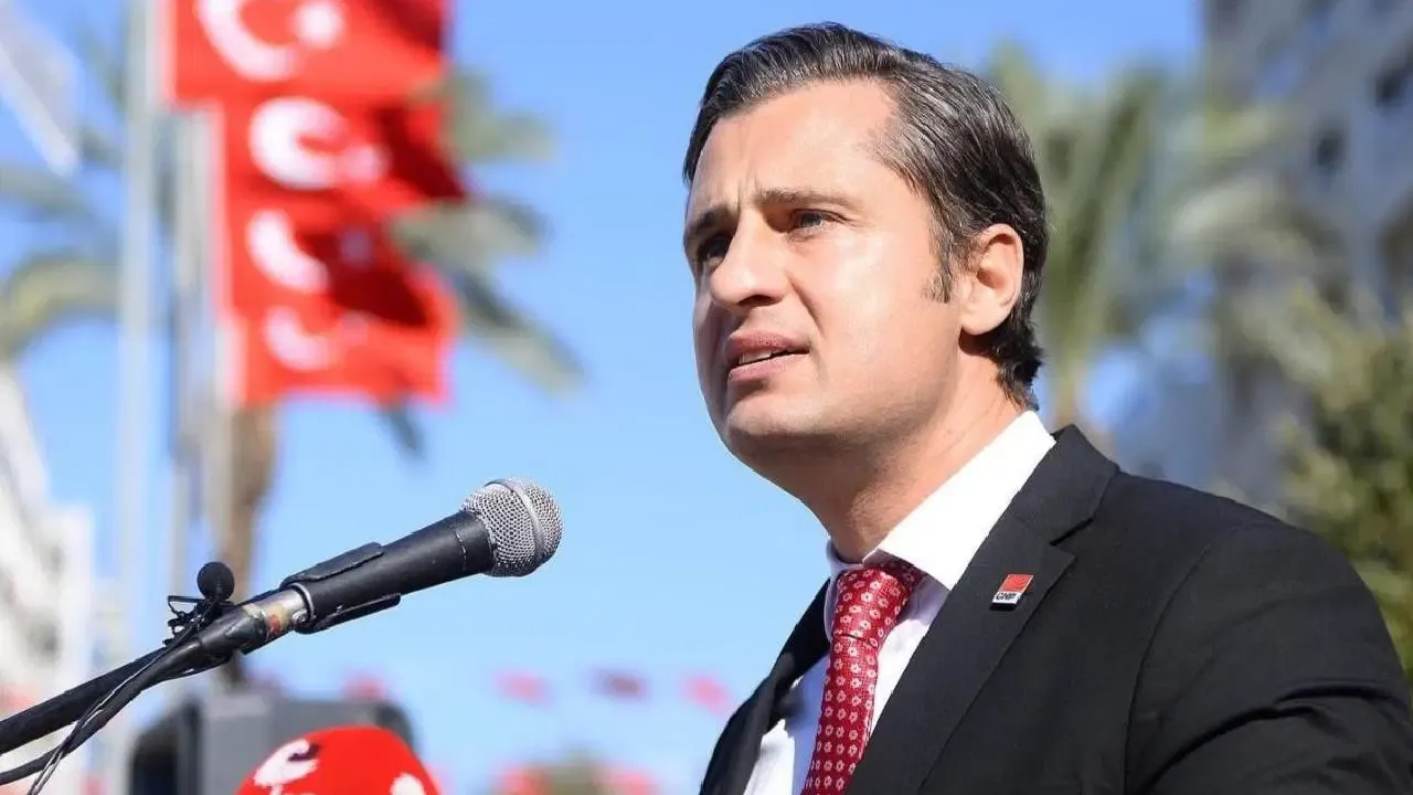 Deniz Yücel, sahte WhatsApp yazışmaları için yargıya başvurdu
