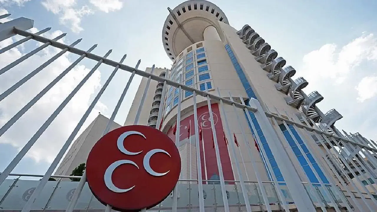 MHP, “Çerçeve Yasa”da fire verdi: İmzalamayan tek isim İzzet Ulvi Yönter oldu