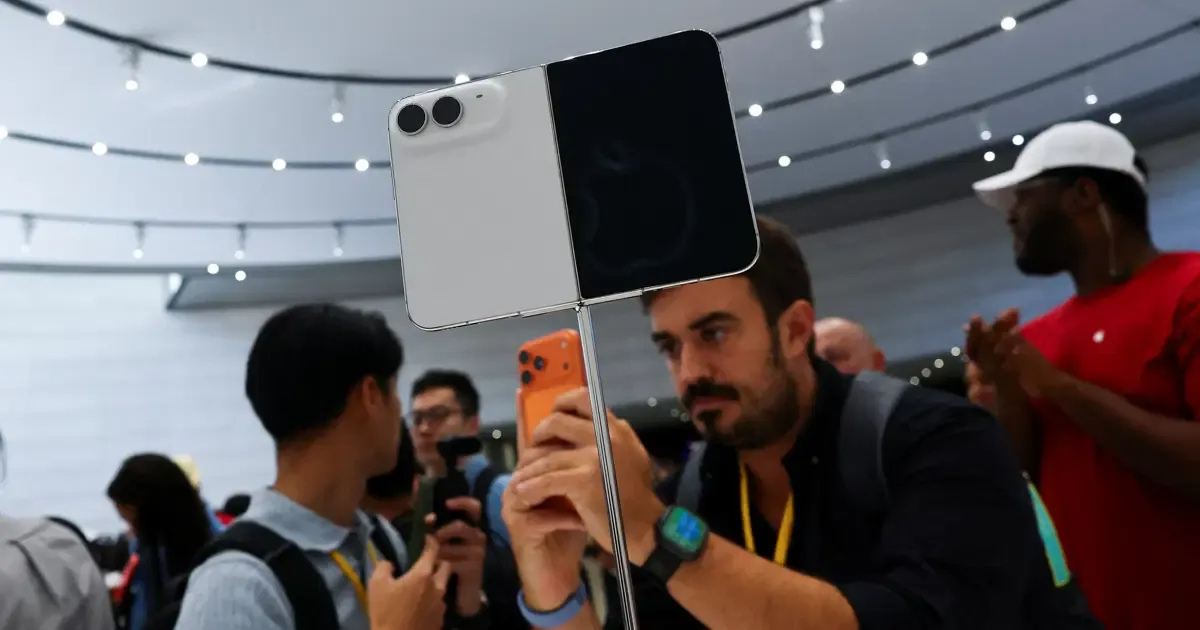 Apple’ın iPhone Duo’su tanıtıldı: Katlanabilir ilk telefon 335 bin 999 liradan