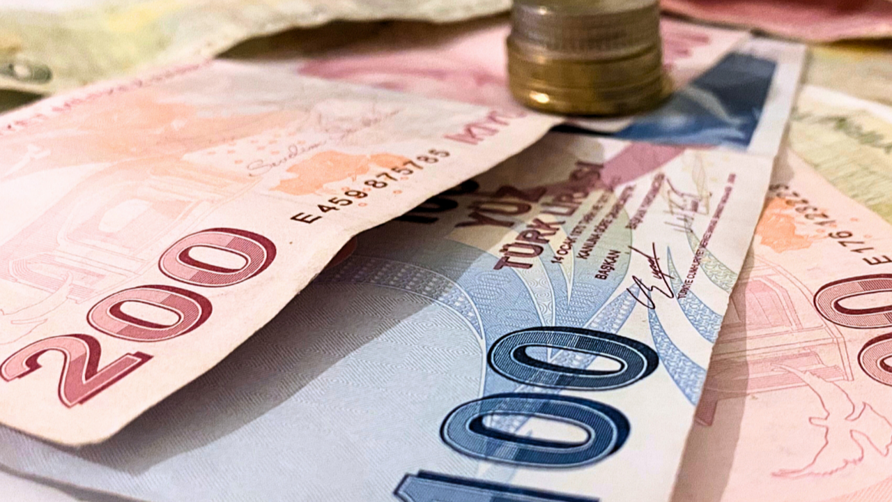 Bloomberg'den Türk lirası için devalüasyon iddiası